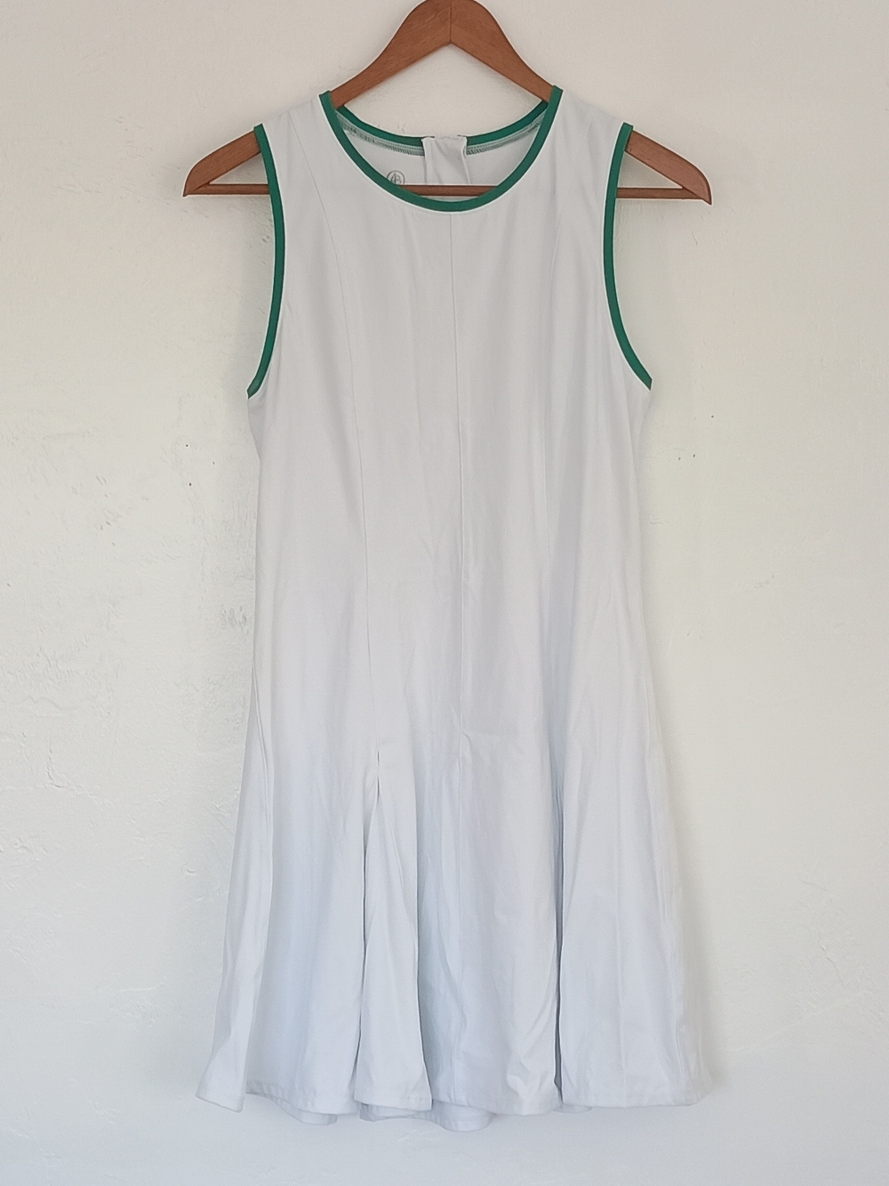 Addison Bay Smooth Sport Pleated Highland Active Dress White Green Trim Size M
